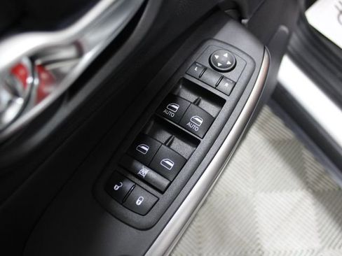 Used 2022 Jeep Cherokee Limited image 20