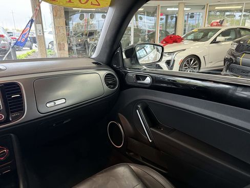 Used 2014 Volkswagen Beetle R-Line FWD image 35