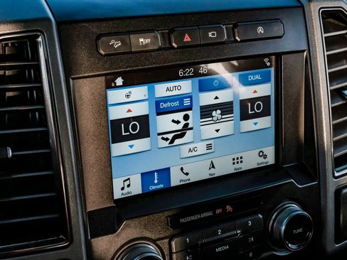 Used 2018 Ford F150 Raptor w/ Equipment Group 802A Luxury image 32