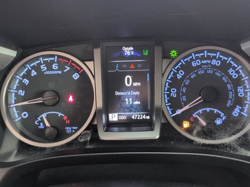 Used 2022 Toyota Tacoma SR5 w/ Technology Package RWD image 27