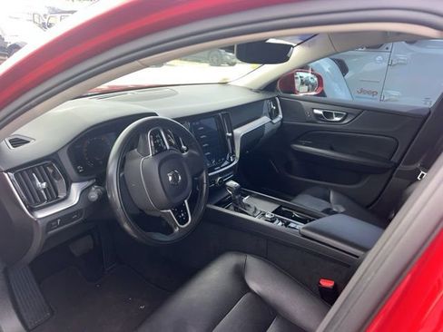 Used 2019 Volvo S60 T5 Momentum image 7