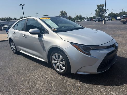 Used 2024 Toyota Corolla LE FWD image 4