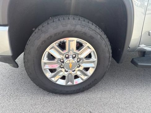 Used 2025 Chevrolet Silverado 3500 High Country AWD/4WD image 9