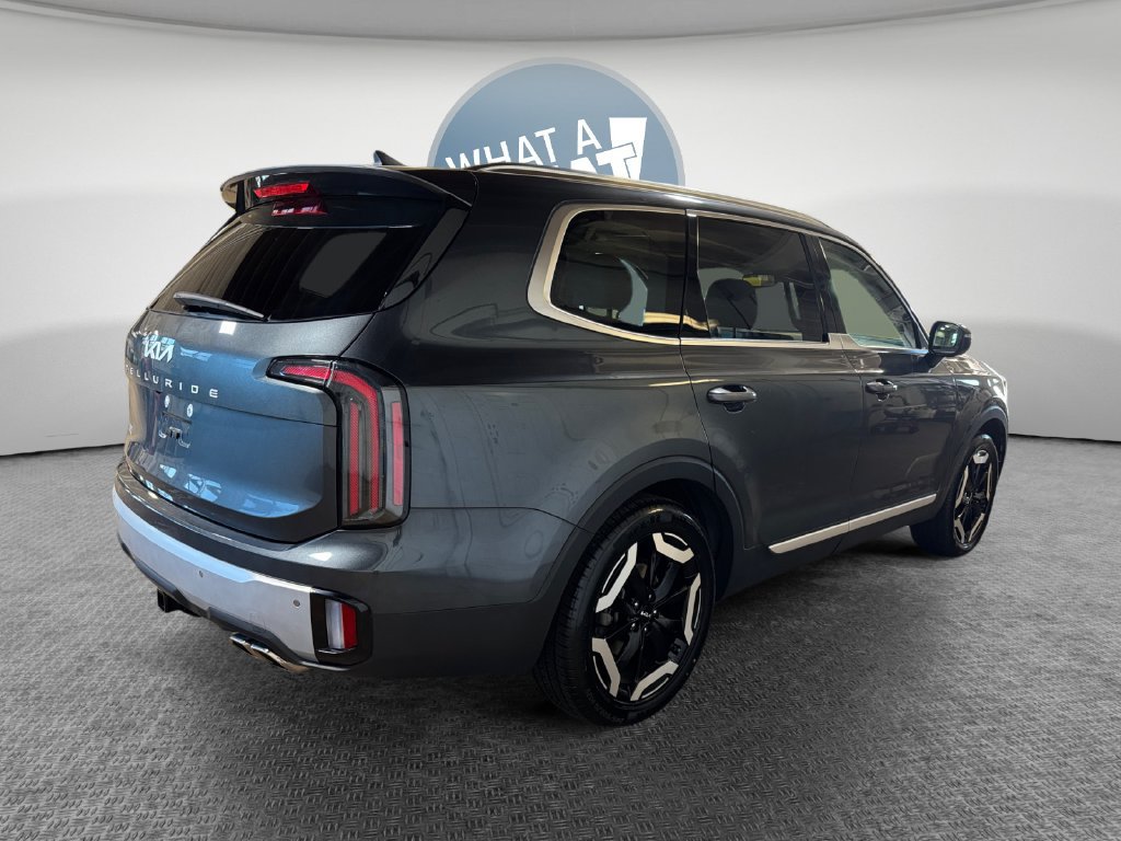 Certified 2024 Kia Telluride EX w/ EX Captain's Chair Package FWD image 3