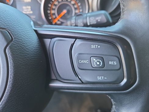 Used 2019 Jeep Wrangler Sport AWD/4WD image 25