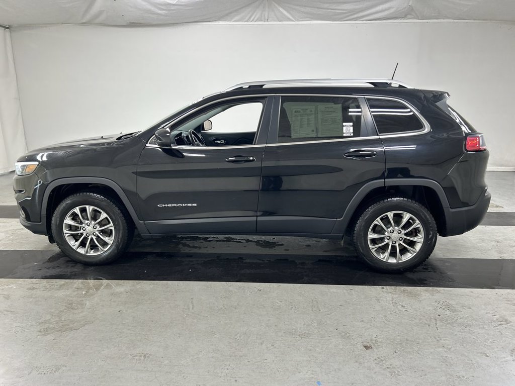 Used 2019 Jeep Cherokee Latitude Plus w/ Cold Weather Group AWD/4WD image 6