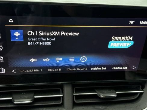 Used 2024 Chevrolet Trax LT w/ LT Convenience Package FWD image 32