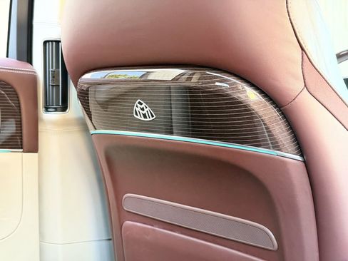 Used 2021 Mercedes-Benz Maybach GLS 600 4MATIC image 31