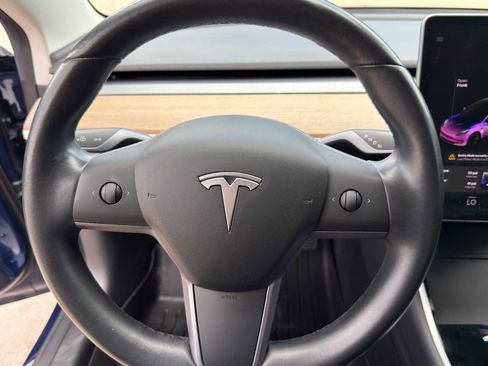 Used 2019 Tesla Model 3 Standard Range Plus image 14