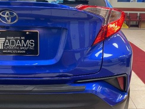 Used 2020 Toyota C-HR XLE image 14