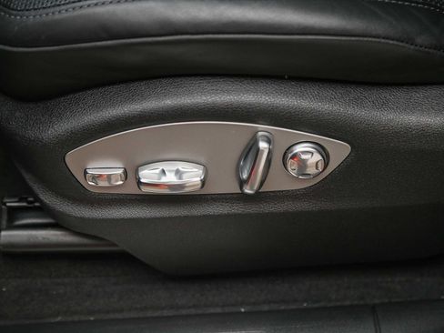 Certified 2025 Porsche Macan S AWD/4WD image 25