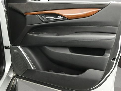 Used 2018 Cadillac Escalade Luxury image 20