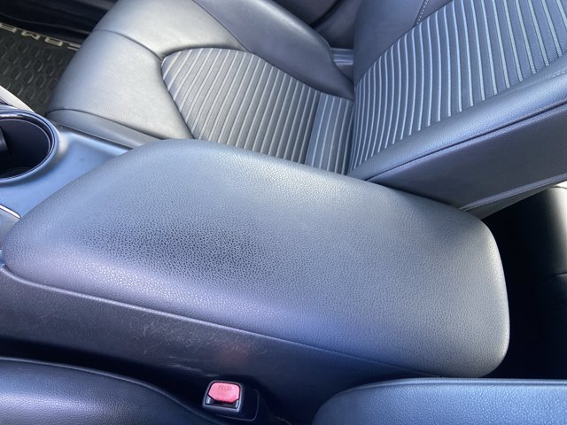 Used 2018 Toyota Camry SE FWD image 38