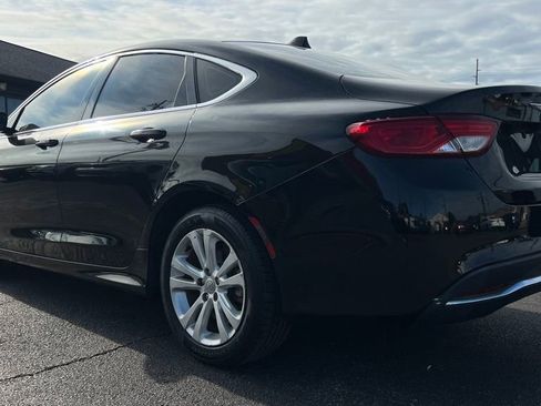 Used 2017 Chrysler 200 Limited Platinum FWD image 5