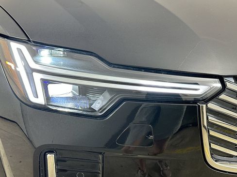 Used 2026 Volvo XC90 B6 Plus w/ Protection Package Premier AWD/4WD image 9