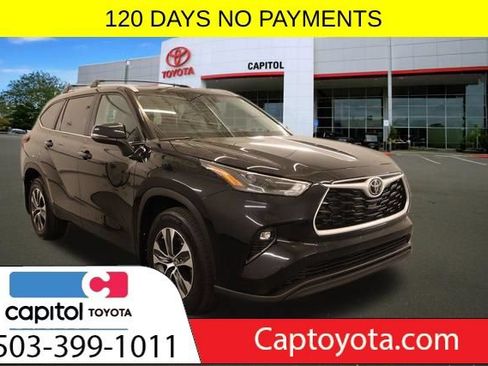 Used 2023 Toyota Highlander XLE AWD/4WD image 1