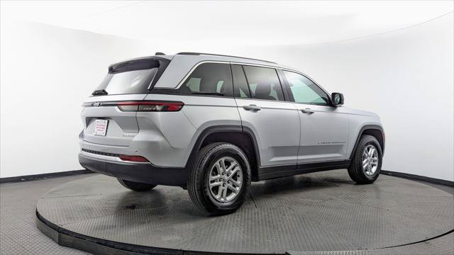 Used 2024 Jeep Grand Cherokee Laredo RWD image 8