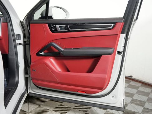 Certified 2021 Porsche Cayenne GTS AWD/4WD image 42