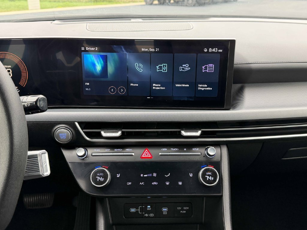 Used 2025 Hyundai Sonata SEL FWD image 31