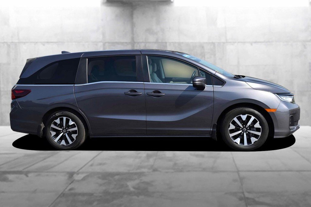 Certified 2026 Honda Odyssey EX-L image 5
