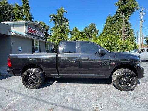 Used 2016 RAM 1500 Express w/ Black Ram 1500 Express Group AWD/4WD image 5