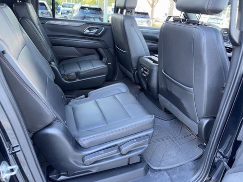 Used 2022 Chevrolet Suburban RST w/ Sport Performance Package image 23