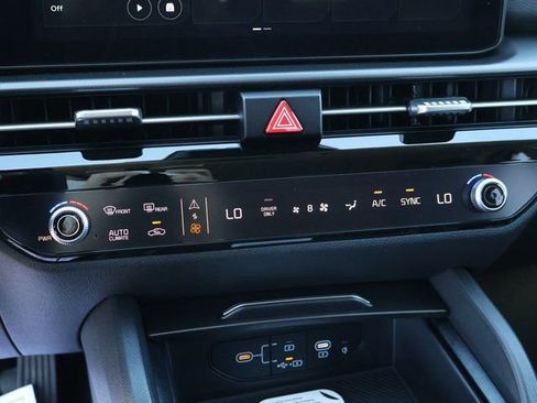 New 2026 Kia Sportage EX image 37