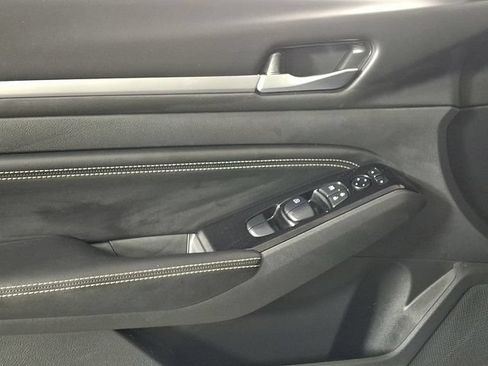 Used 2023 Nissan Altima 2.5 SV w/ SV Premium Package FWD image 14