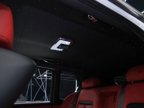 Used 2021 Rolls-Royce Cullinan image 28