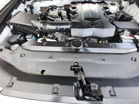 Used 2020 Toyota 4Runner TRD Off-Road Premium w/ Moonroof Package AWD/4WD image 11