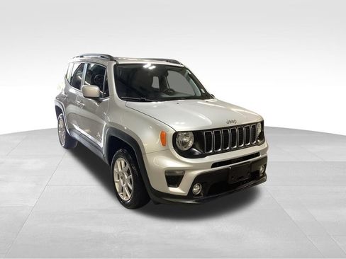 Certified 2020 Jeep Renegade Latitude w/ Cold Weather Group AWD/4WD image 8