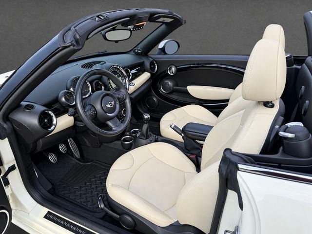 Used 2015 MINI Cooper Roadster S FWD image 9