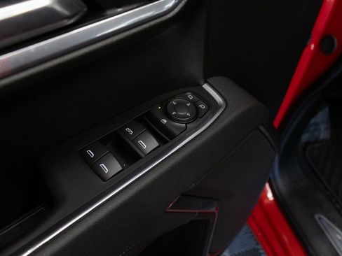 Used 2025 GMC Sierra 1500 Elevation image 17