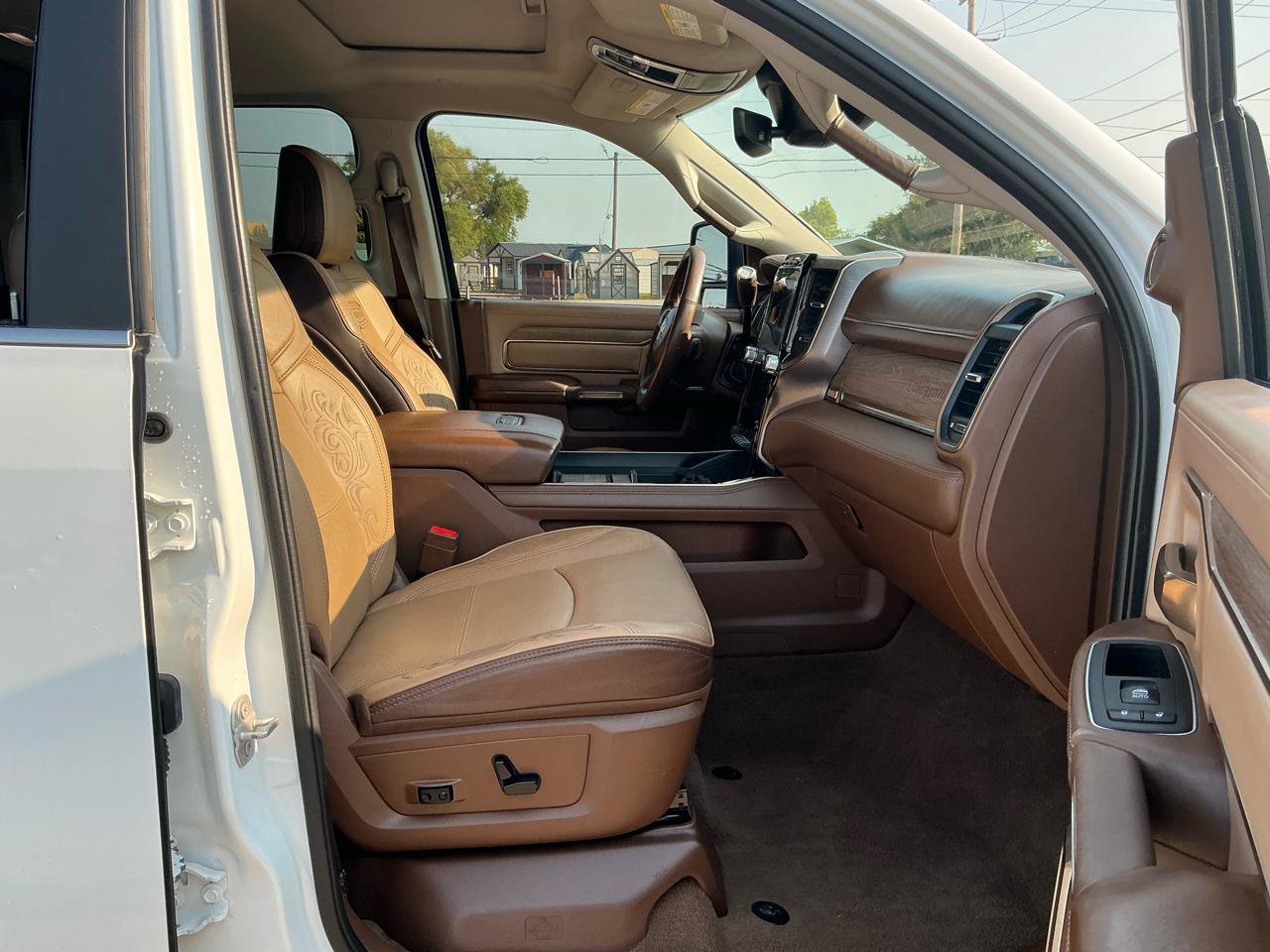 Used 2023 RAM 3500 Limited AWD/4WD image 15