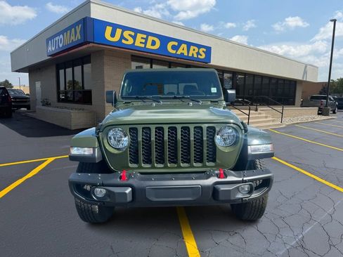 Used 2021 Jeep Gladiator Sport image 3