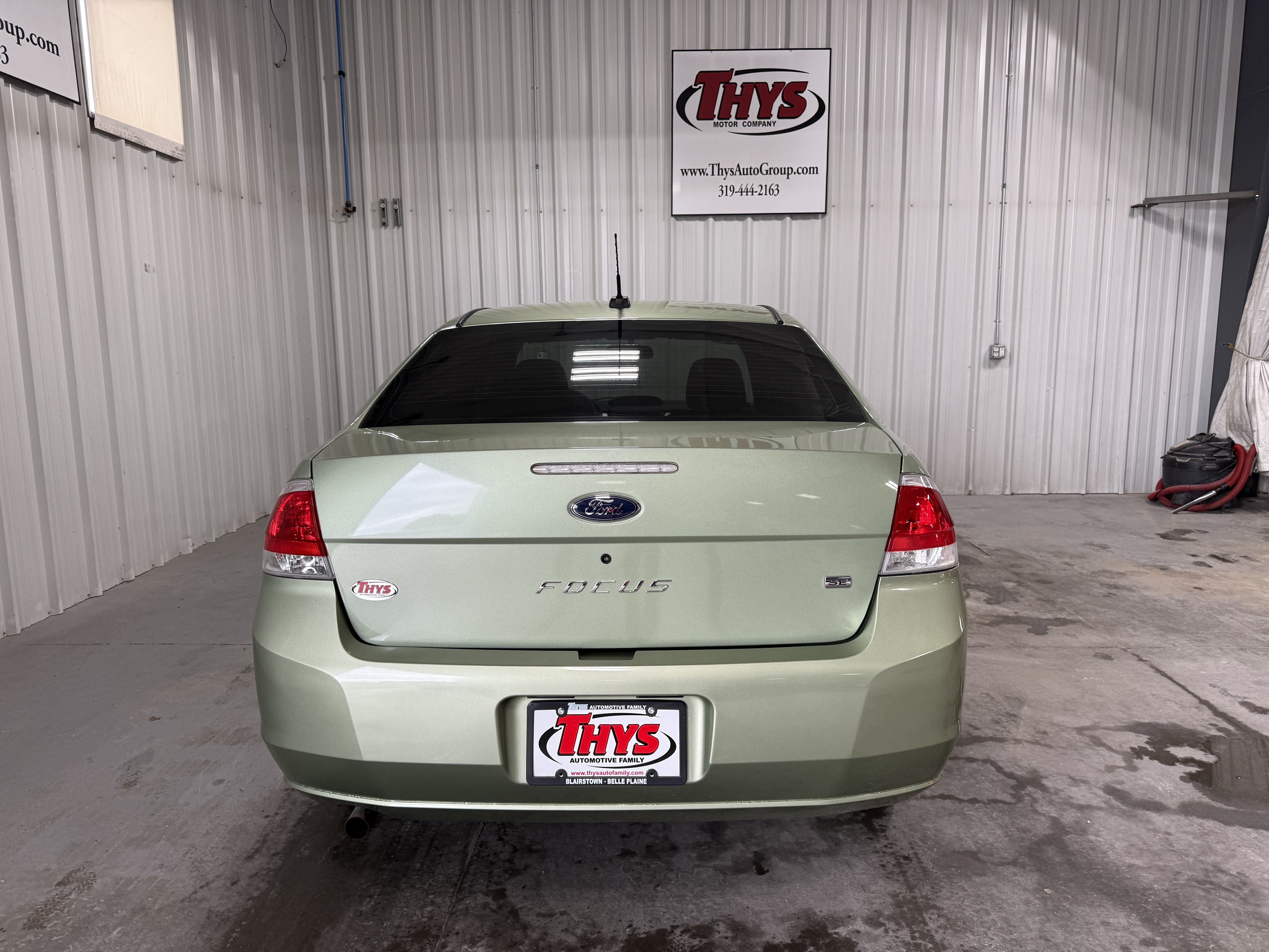 Used 2008 Ford Focus Sedan FWD image 4