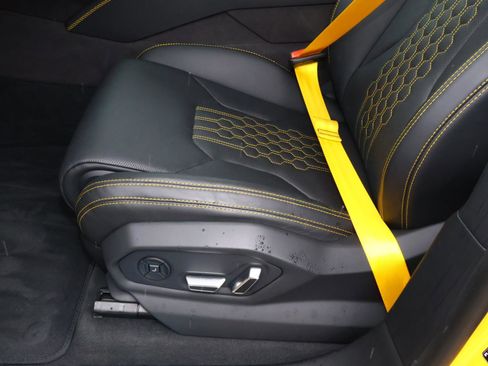 Used 2025 Lamborghini Urus SE AWD/4WD image 14