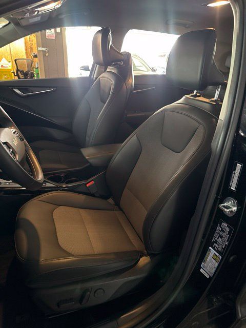 Certified 2025 Kia Niro Wind FWD image 6