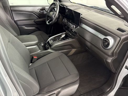 Used 2024 Chevrolet Colorado LT w/ LT Convenience Package image 20