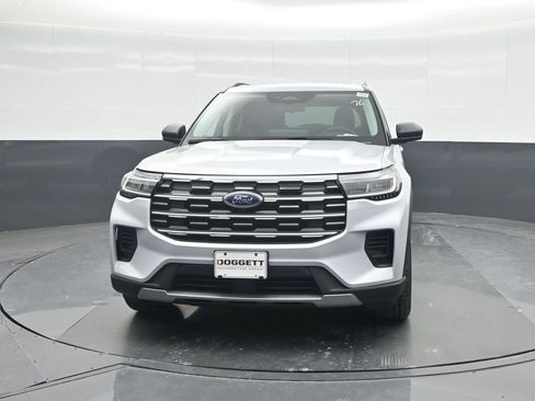 New 2026 Ford Explorer Active image 5