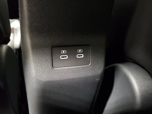 Used 2025 Nissan Kicks SR image 13