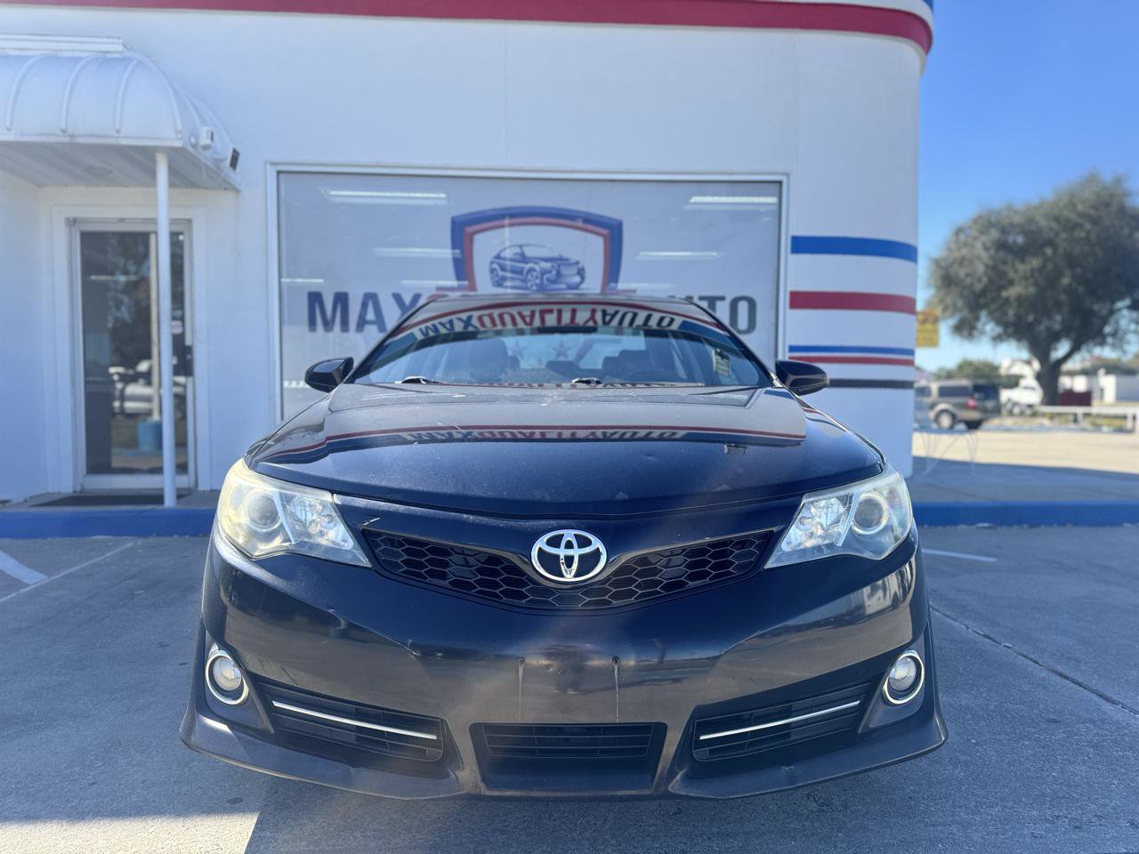 Used 2012 Toyota Camry SE FWD image 8
