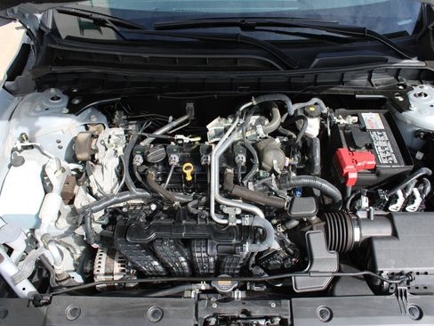 Used 2025 Nissan Altima 2.5 SV image 21