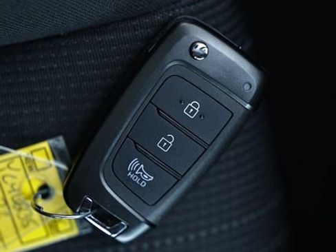 Used 2023 Hyundai Venue SE image 41