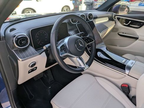 Used 2024 Mercedes-Benz GLC 300 4MATIC image 13