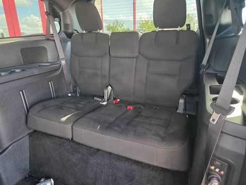 Used 2020 Dodge Grand Caravan SE image 10