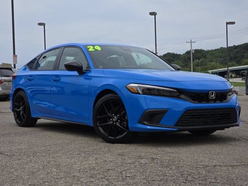 Used 2024 Honda Civic Sport image 2
