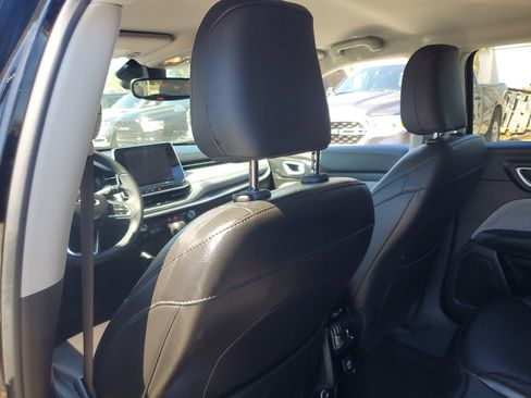 Used 2022 Jeep Compass Latitude image 11