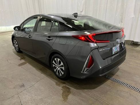 Certified 2021 Toyota Prius Prime XLE FWD image 6