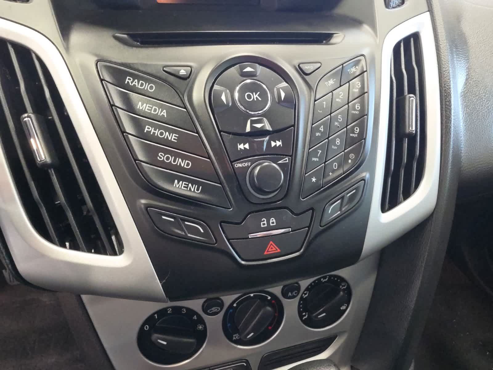 Used 2014 Ford Focus SE FWD image 22